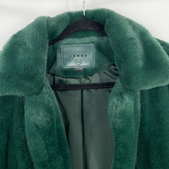 BLANKNYC Soft Girl Mob Wife Green Notch Lapel Faux Fur Fluffy Cropped Jacket  XS - Picture 8 of 12